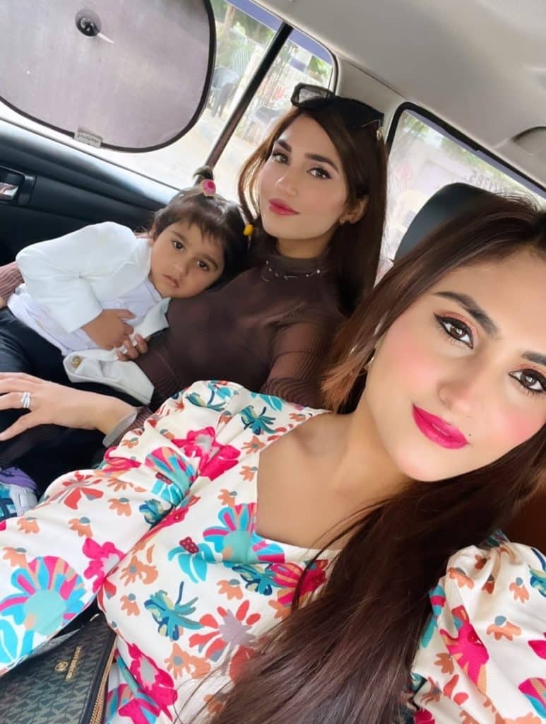 Hassan Ali New Family Pictures With In-laws From India