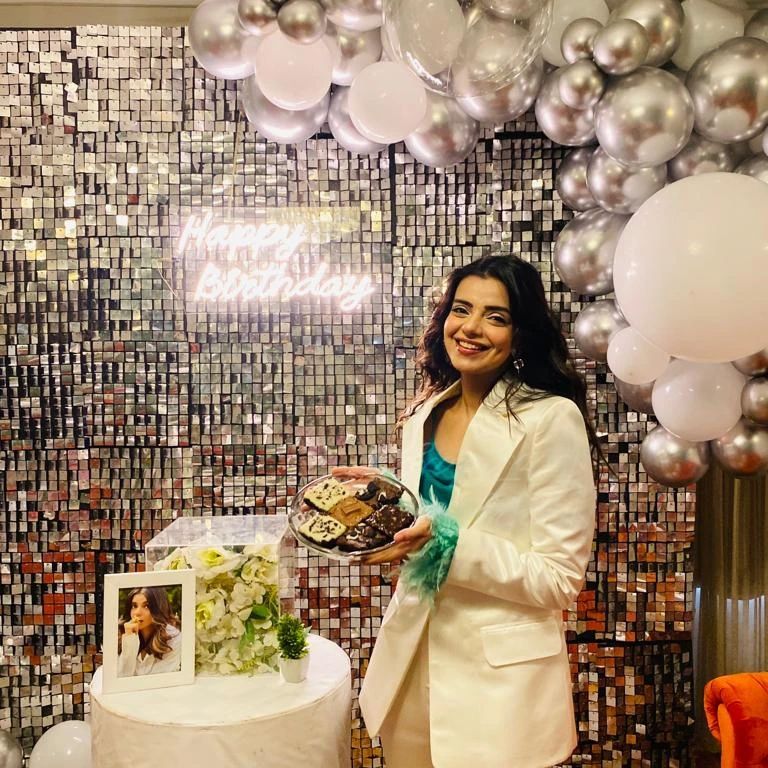 Srha Asghar Celebrates Birthday With Family & Friends